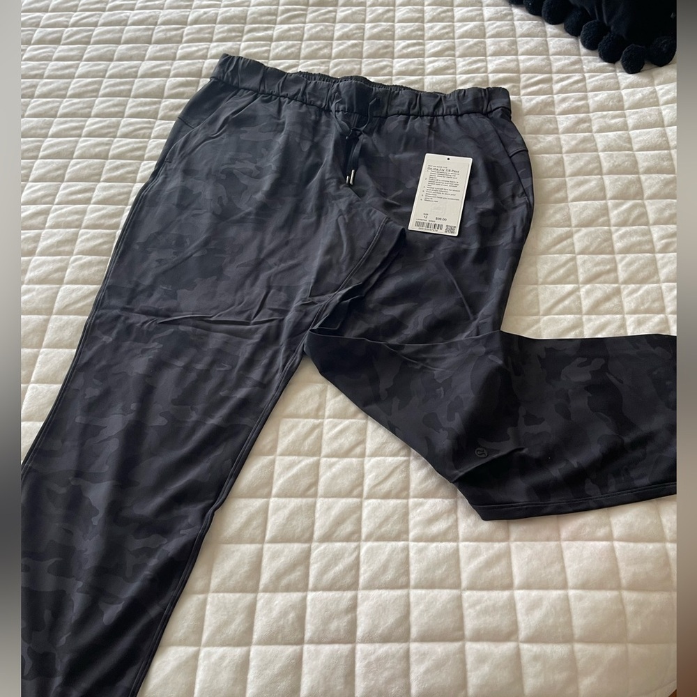 Lululemon On The Fly pant